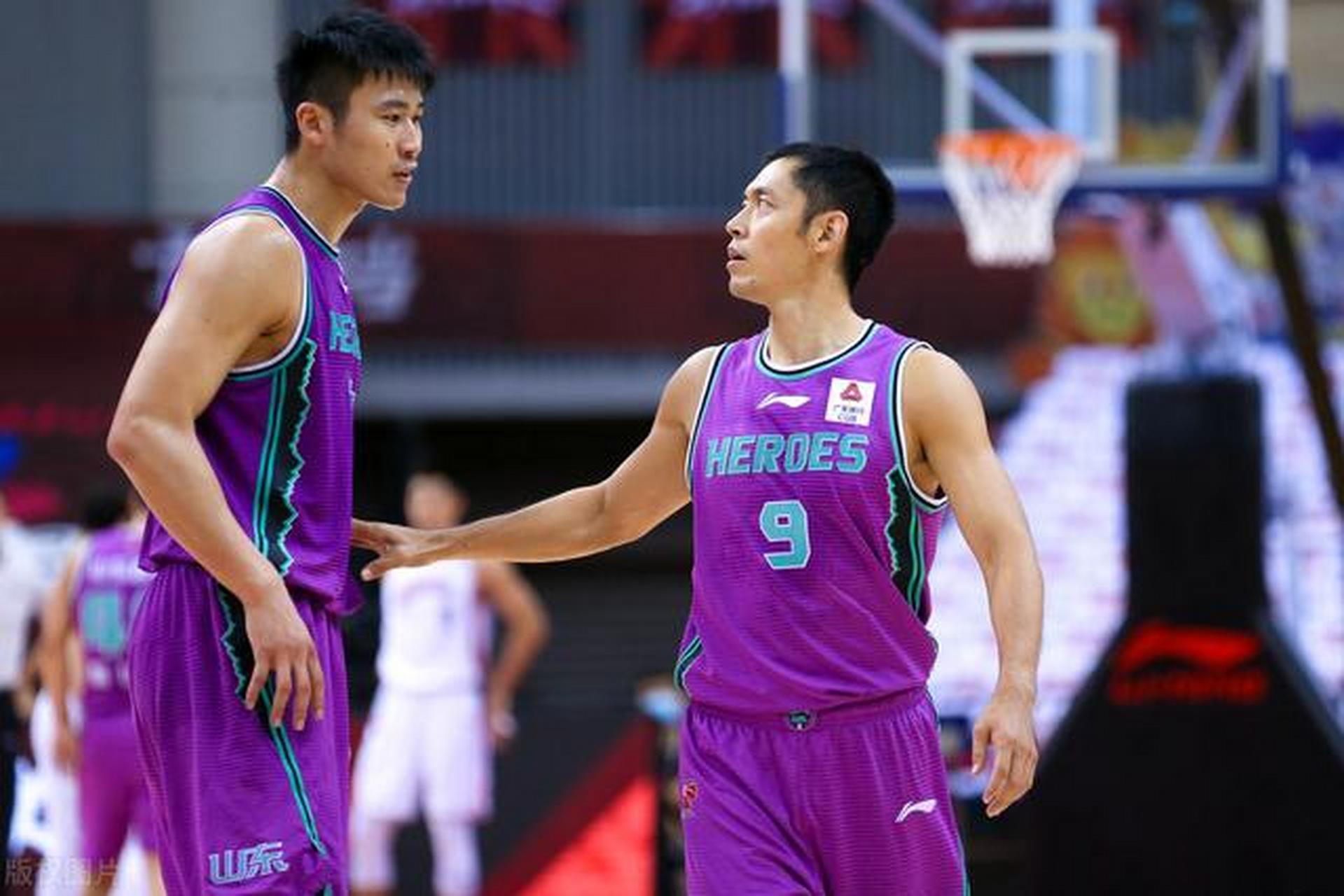 甘肃男篮全力以赴，争夺东部前八席位