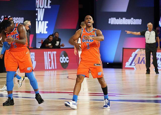 小将替补出场命中关键球，助球队逆转胜利的简单介绍