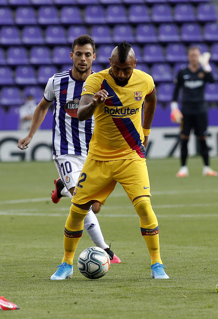 巴萨后场失位,比达尔率队疯狂进攻的简单介绍 巴萨后场失位,比达尔率队疯狂进攻的简单介绍