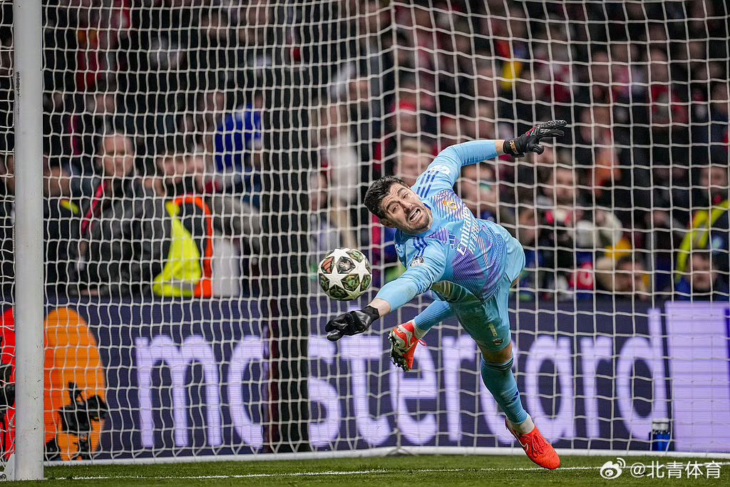 aoa体育娱乐-皇家马德里点球绝杀，迎来翻身胜利