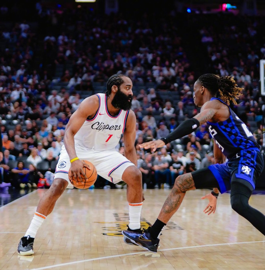 NBA比赛暂停或取消,球员们休息备战下一场比赛 NBA比赛暂停或取消,球员们休息备战下一场比赛