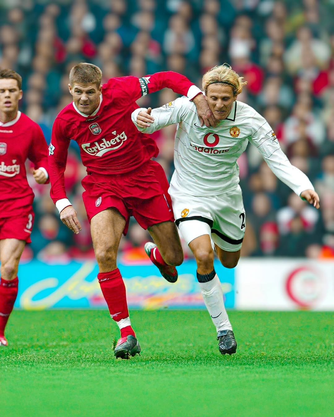 一场历史性的足球比赛即将开始