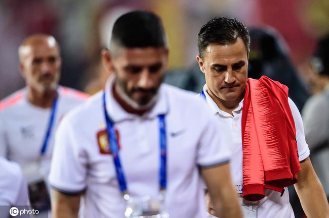 荷兰连续两年止步强,球迷失望不已的简单介绍 荷兰连续两年止步强,球迷失望不已的简单介绍