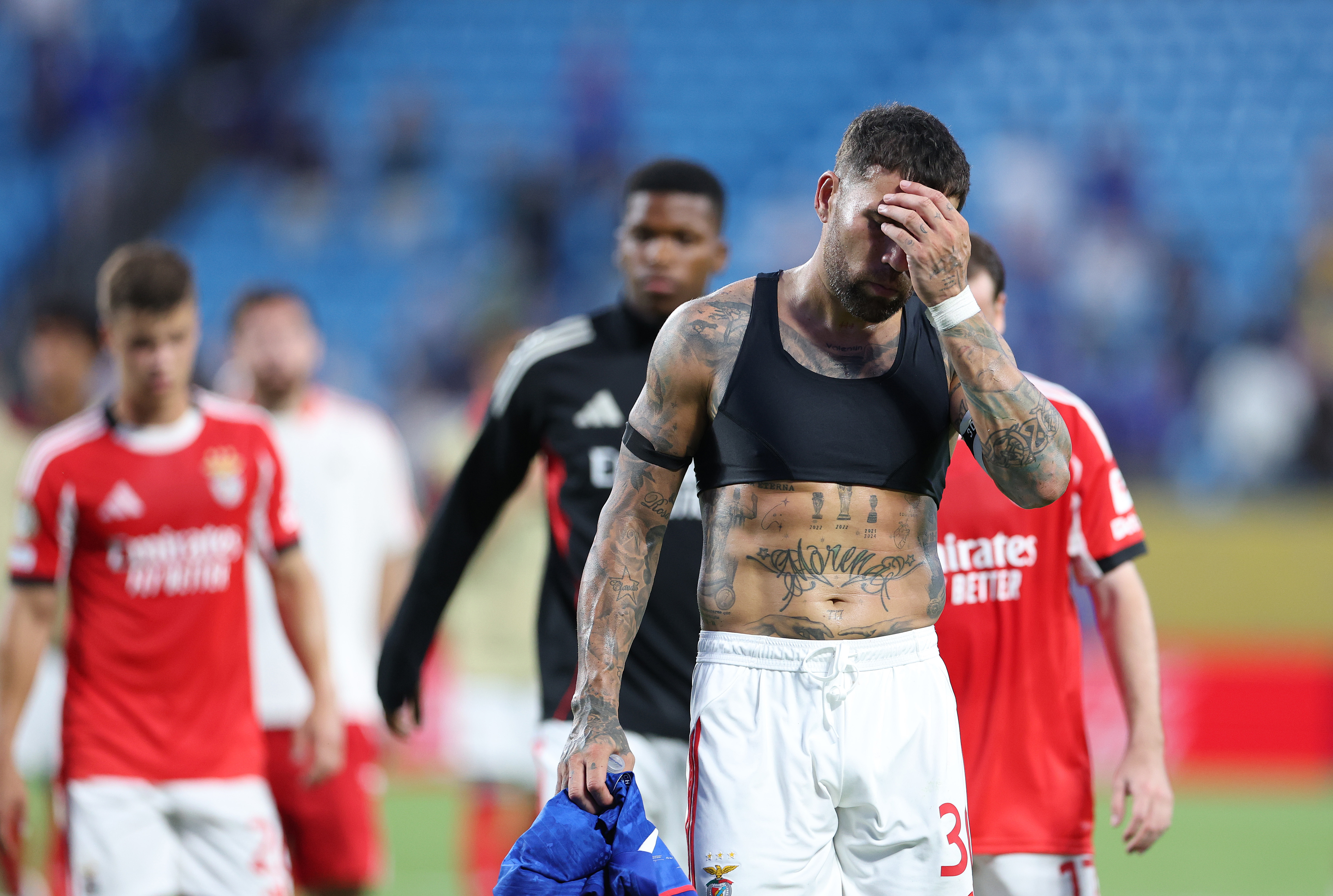 aoa体育培训-切尔西中场发挥失常，球队成绩受影响的简单介绍