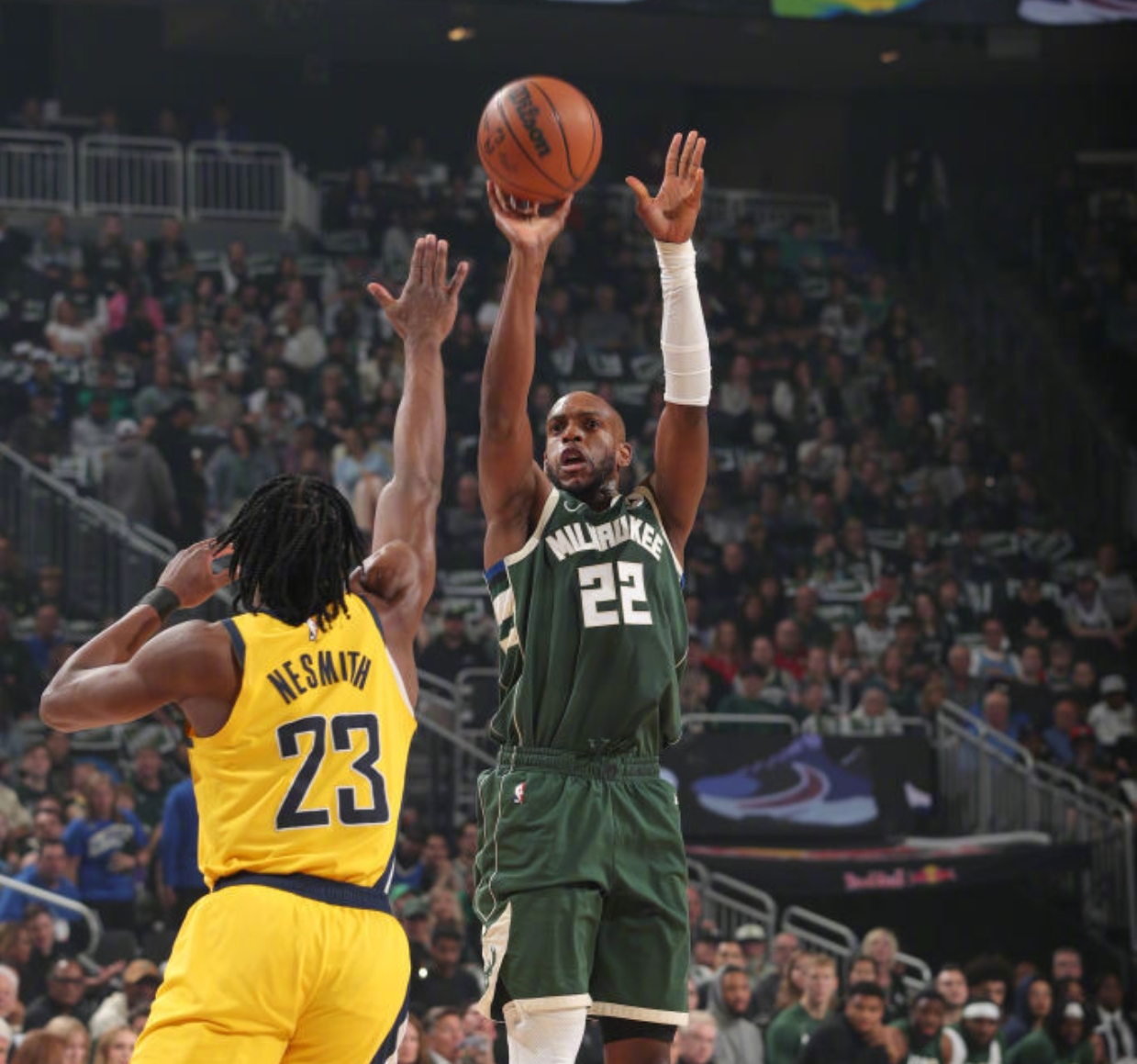 雄鹿前锋米德尔顿:我们要密切关注每一场比赛 雄鹿前锋米德尔顿:我们要密切关注每一场比赛