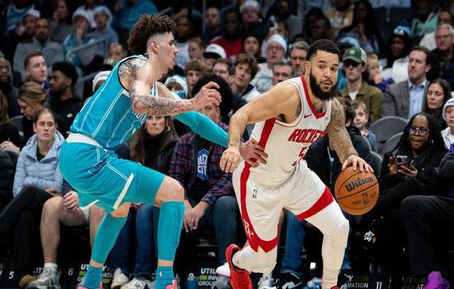 火箭客场击败黄蜂获得首胜 火箭客场击败黄蜂获得首胜