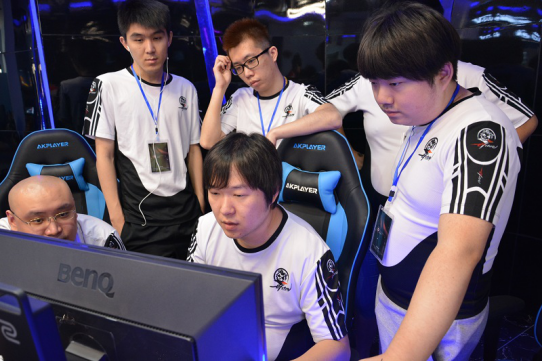 神秘伤病困扰电竞战队,寻找新的替代解决方案 神秘伤病困扰电竞战队,寻找新的替代解决方案