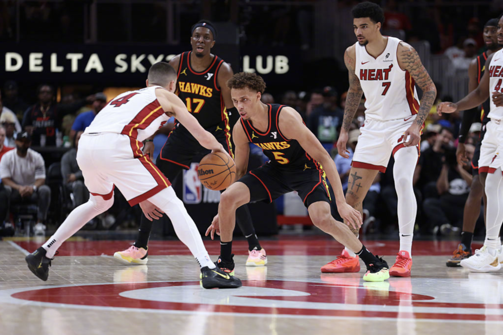 aoa体育培训-老鹰主场大胜灰熊结束连败