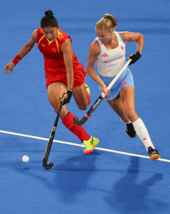 荷兰队在欧洲杯资格赛中迎来胜利，向冠军发起冲击的简单介绍