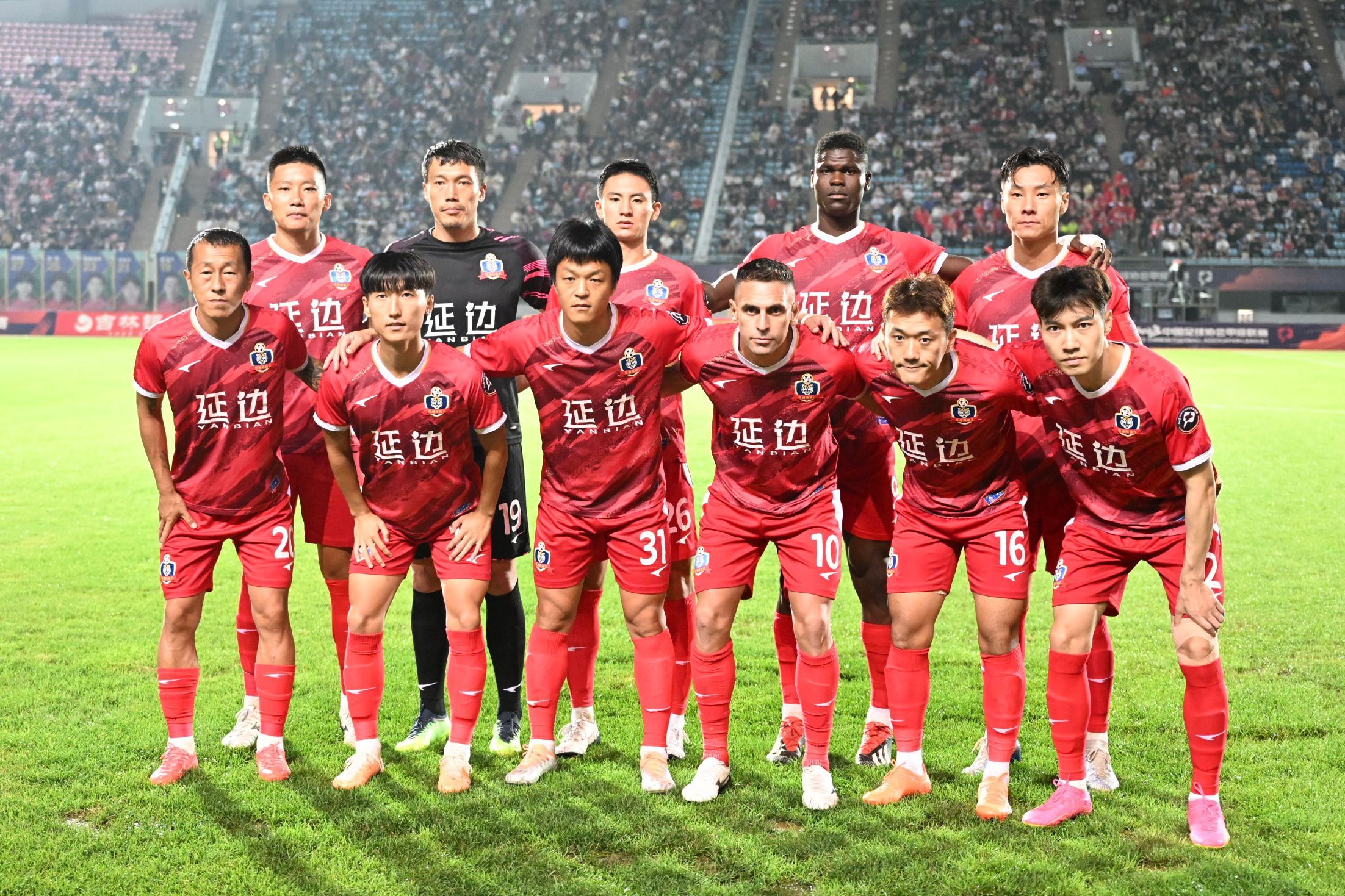 关于东道主队赛季表现不俗，多名球员崭露头角的信息