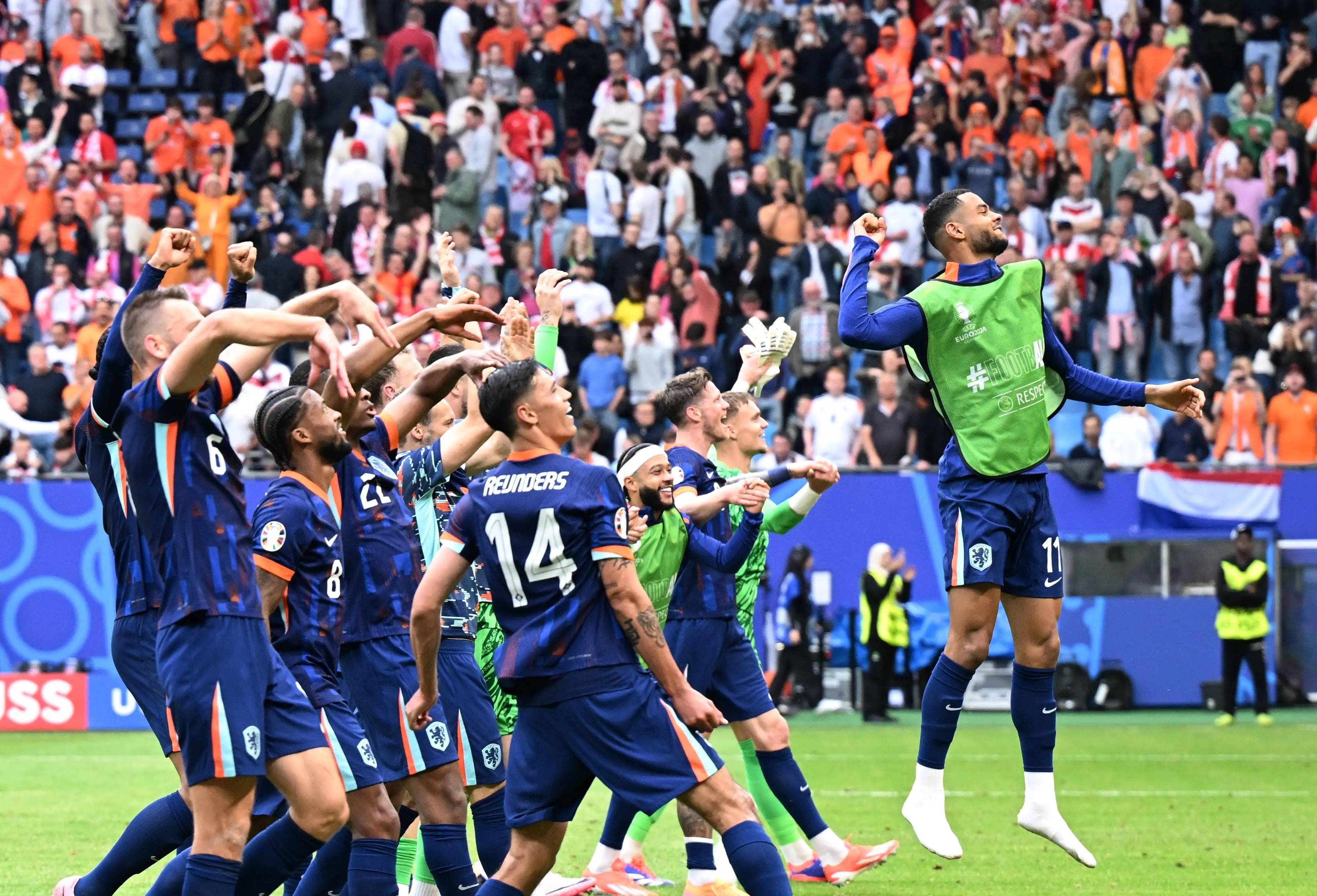 包含莱加内斯客场击败埃瓦尔的词条