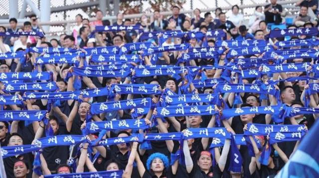 关于赛场风暴，球迷情怀激荡的信息